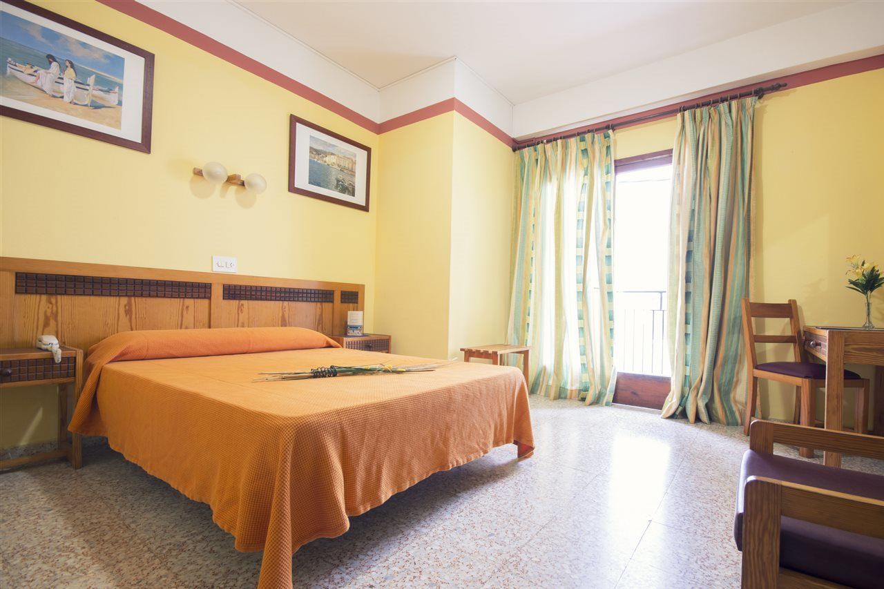 Azuline Hotel S'Anfora & Fleming (Adults Only) سان أنطونيو المظهر الخارجي الصورة