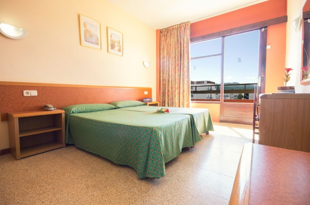 Azuline Hotel S'Anfora & Fleming (Adults Only) سان أنطونيو المظهر الخارجي الصورة